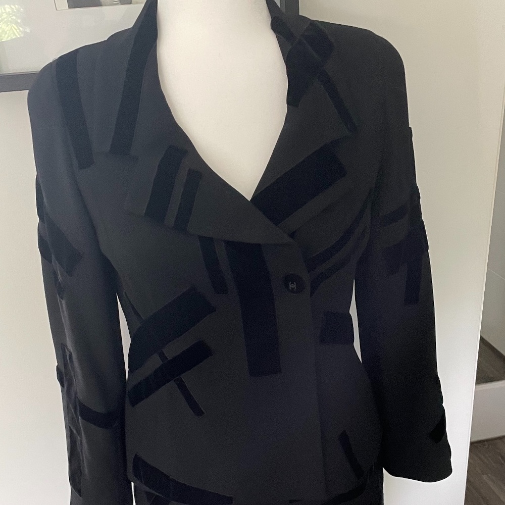 Chanel 2 pc suit